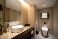 Homeinn Plus Hotel (Nanjing Railway Station Xuanwu Lake)