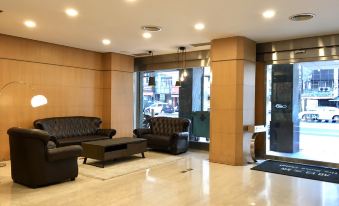 Raise Hotel