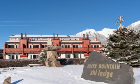 Rocky Mountain Ski Lodge