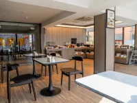 Hanting Hotel (Linjiang Municipal Government & Jiangxin Island Park) - breakfast