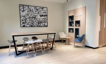 XingRui Hotel (Shanghai Zhonghuan Bailian Meichuan Road)