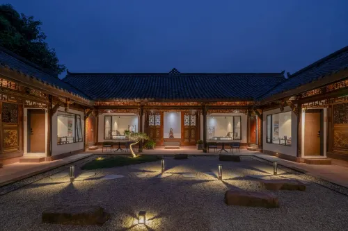 Liwu  Homestay (Longfeng Ancient Town Shop)