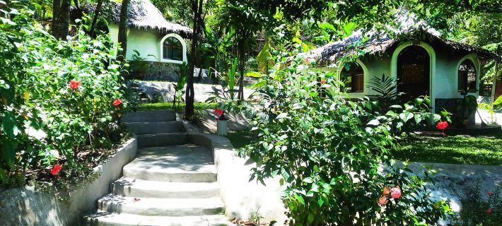 ฟลาวเวอร์ พาวเวอร์ วิลเลจ โรงแรมในระนอง