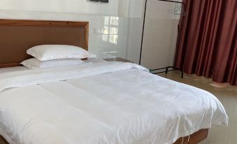 Danxia Mountain Spring Summer Autumn Winter Homestay