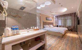 HanTing Hotel (Wuhan Qingshan Honggangcheng Subway Station)