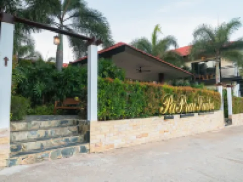 パ プライ ヴィラズ & スイーツ プラーンブリーのホテル