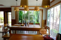 Amy's Chiangmai Villa with Swimming Pool Hotels in San Kamphaeng