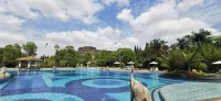 Wenfeng Hotel (Nantong New Sanshui Building)