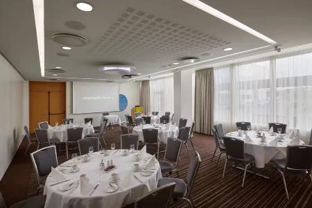 Reykjavik Natura - Berjaya Iceland Hotels Отели рядом с достопримечательностью «Sky Lagoon»