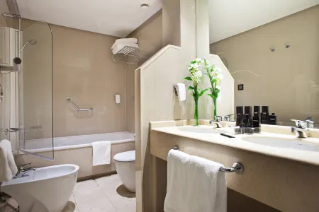 Madrid Marriott Hotel Princesa Plaza Отели рядом с достопримечательностью «Небоскреб "Испания"»