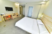 A Home Chain Hotel (Jinjiang Airport Huzhong) Hotels in Jinjiang