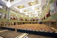 Taizhou Haiyan Jinling International Hotel - parking
