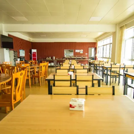 Fenghuang Huating Hostel