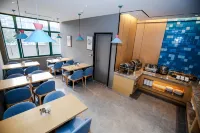 Homeinn · neo (Xinghua Zhengbanqiao Former Residence Jindongmen Old Street) - 2-Star