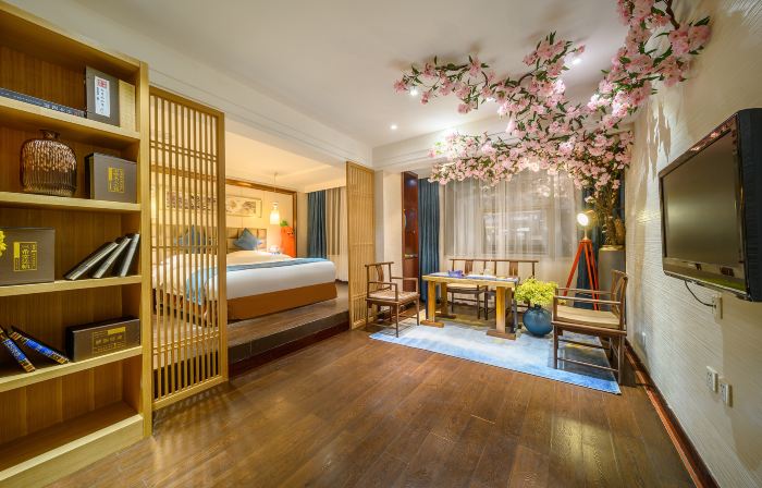 Holiday Inn (Fuyang Yingzhou District City Normal College)