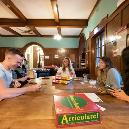 YHA Newcastle Beach Отели рядом с достопримечательностью «Музей Ньюкасла»