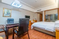 Vienna Hotel (Shaoyang High Speed Railway Station) Hotels near Shaoyang University (Southeast to Shaoyang Bureau of Commerce)