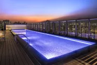 Alva Hotel by Royal - Rooftop Pools