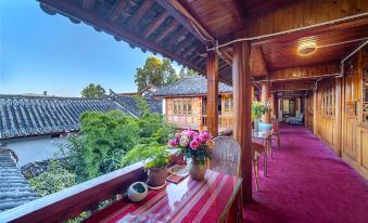 Lijiang Mountain Lion Inn - Housity