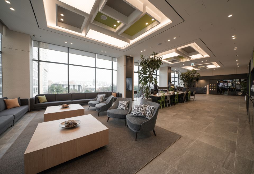 2. 나인트리 바이 ..