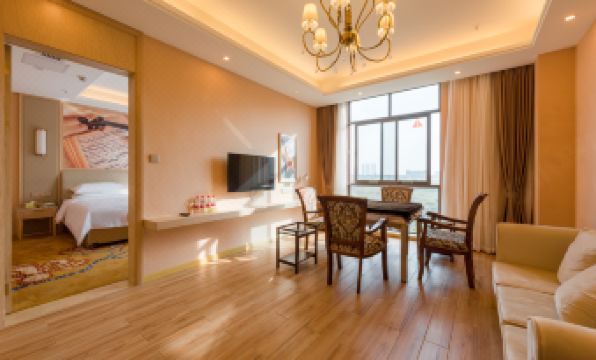 Vienna Hotel(Chongqing Jiangjin Shuangfu store) - Housity