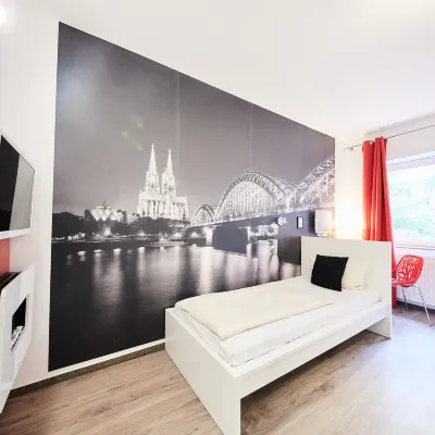 Hotel Alt Deutz City-Messe-Arena Kontaktloser Self Check-IN Hotel dekat Stasiun Bawah Tanah Ubierring