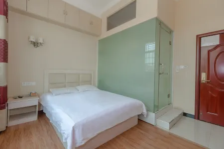 Chenhuijun Hotel (Hefei Baogongyuan Big Clock Tower) Отели рядом с достопримечательностью «Anhui Technical College of Industry and Economy (West Area)»