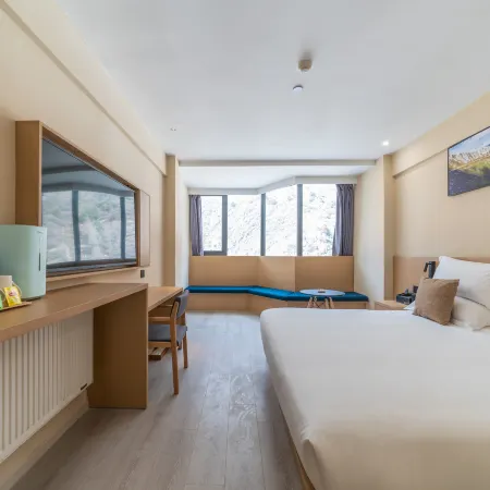 Yunzhi Hotel