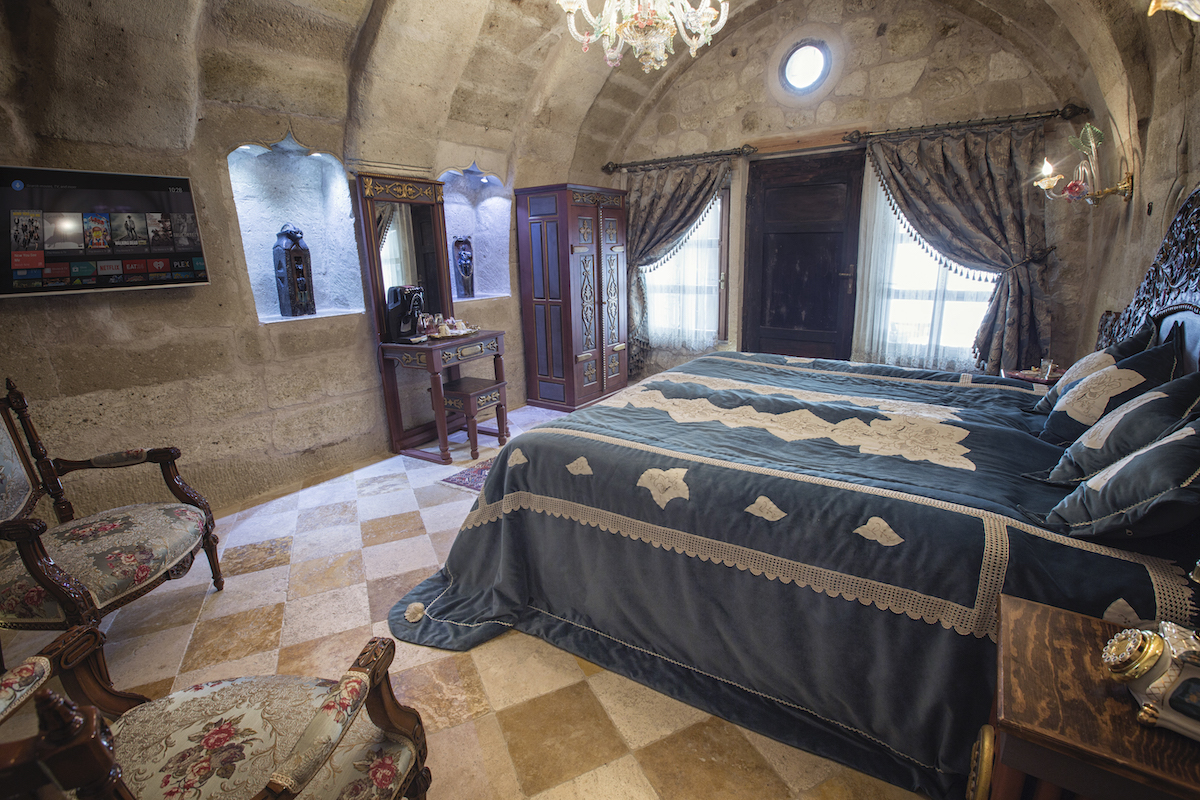 Elika Cave Suites