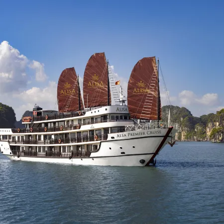 Alisa Cruise Halong