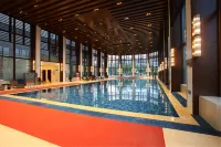 Hot Springs ZhuoRun International Hotel - parking