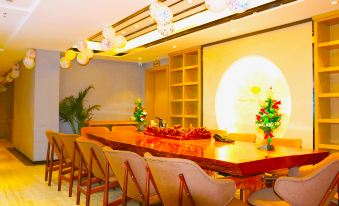 Golden Hotel