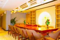 Golden Hotel