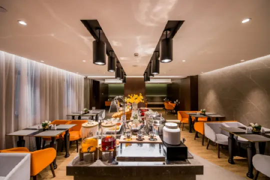 Yitel Premium (Shanghai Lingang Dishui Lake, Ocean Park) Отели рядом с достопримечательностью «Underground Plaza»