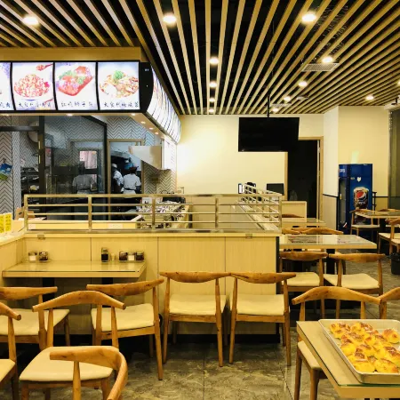 Vienna International Hotel (Baotou Zhengxiang International Store)