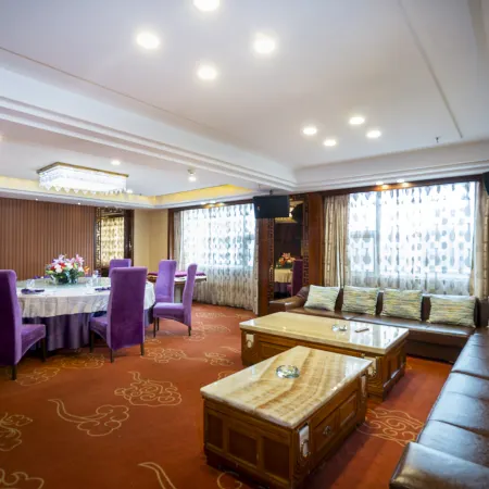 Yuezhi Hotel (Huazhou Beijing Road)