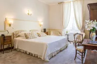 Logis Hôtel Restaurant Château Bellevue فنادق في Labastide-d'Armagnac
