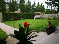 Holiday House in Coquitlam Center - 빌라