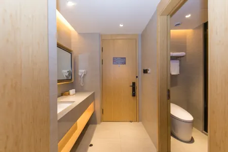 JI Hotel (Shanghai Hongqiao Shuicheng Road) Отели рядом с достопримечательностью «Shanghai University of Engineering Science Gymnasium»