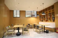 Kee Royal Hotel (Dengzhou Hua Chau Academy Store) - Aamiainen