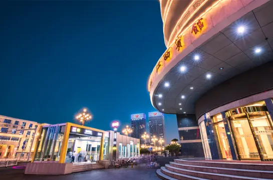 江西省ホテル（八一広場美術館）