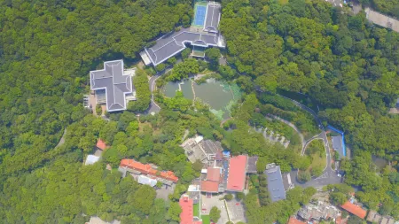 Tieshan Hotel Отели рядом с достопримечательностью «Anhui Normal University Qijiang College (Wenjin Campus)»