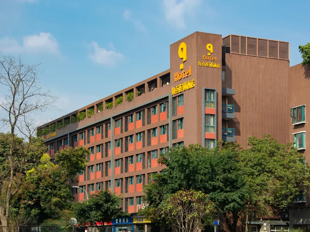9 Hotel ) - Csengtu