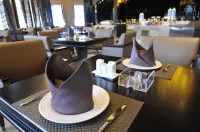 River & Holiday Maple Hotel - servizio colazione