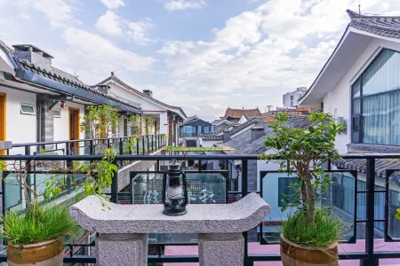 Shude hall Inn in Jianshui
