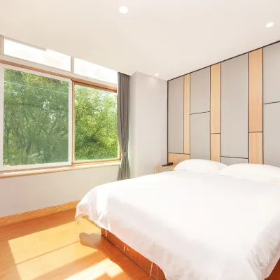Meidu Hostel Hotels near Ancient Film Immersive Interactive Game Theater "1941· Xinhe Hospital"