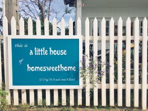 A Little House of HomeSweetHome