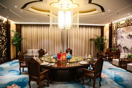 Ruoyu International Hotel (Tai'an High-speed Railway Station) Отели рядом с достопримечательностью «Taishan University Sports Science Department»