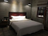 广西德天老木棉度假酒店 - 禅舎16栋大床房