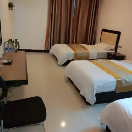 Luodian Chuncheng Hotel